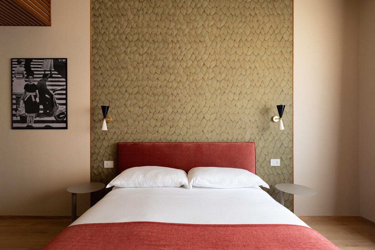 03 kitchen roma book and wall sconce