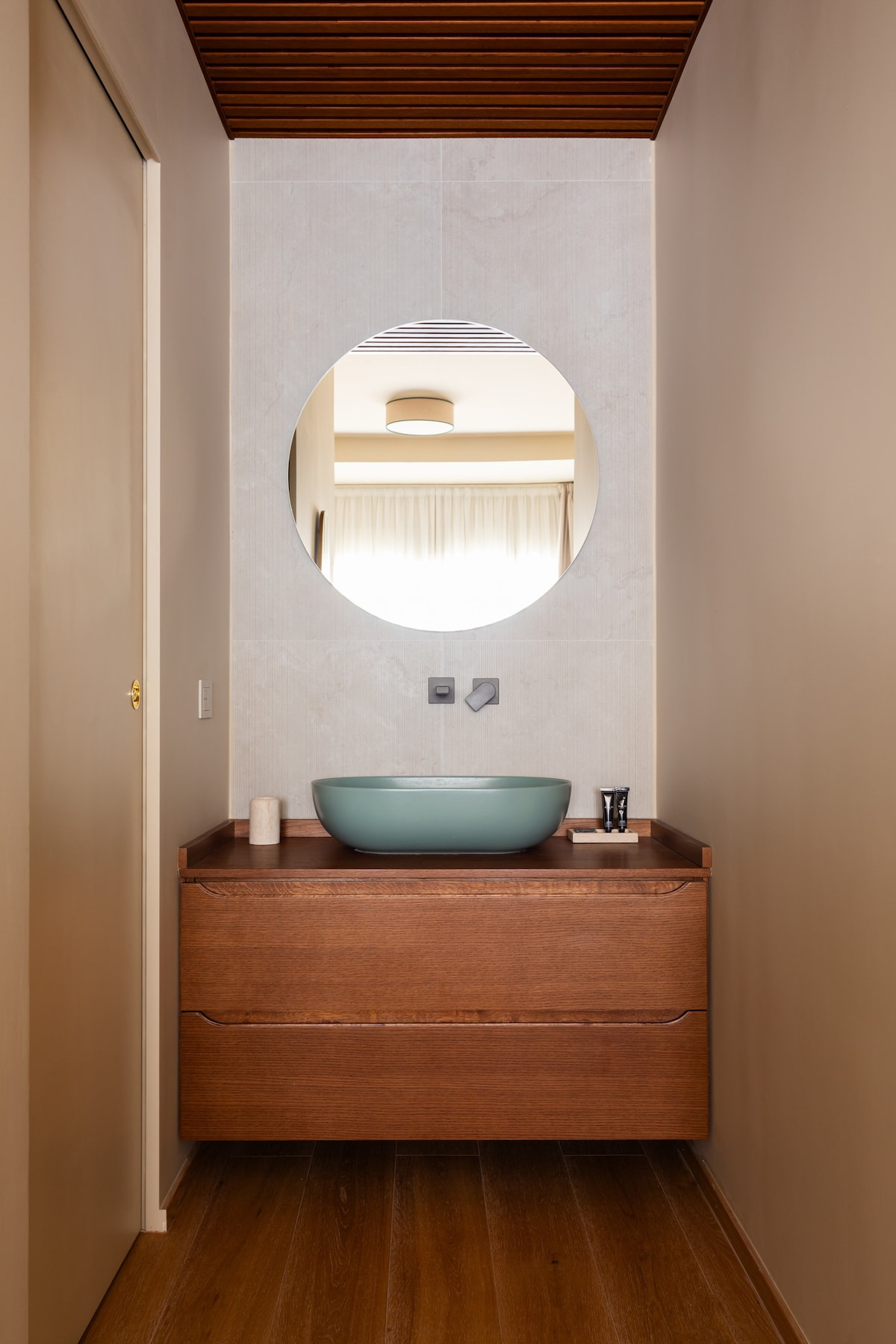 05 kitchen stove and cabinets