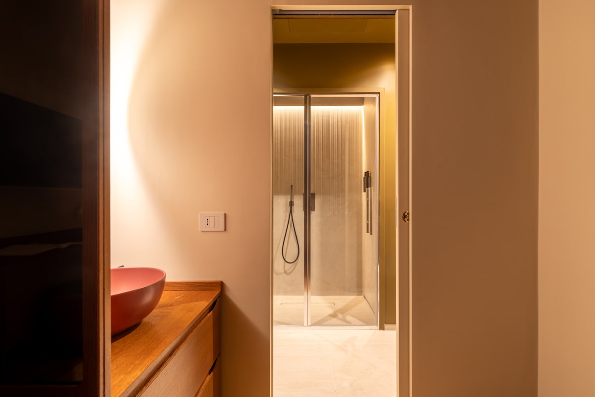 06 kitchen appliances and microwave