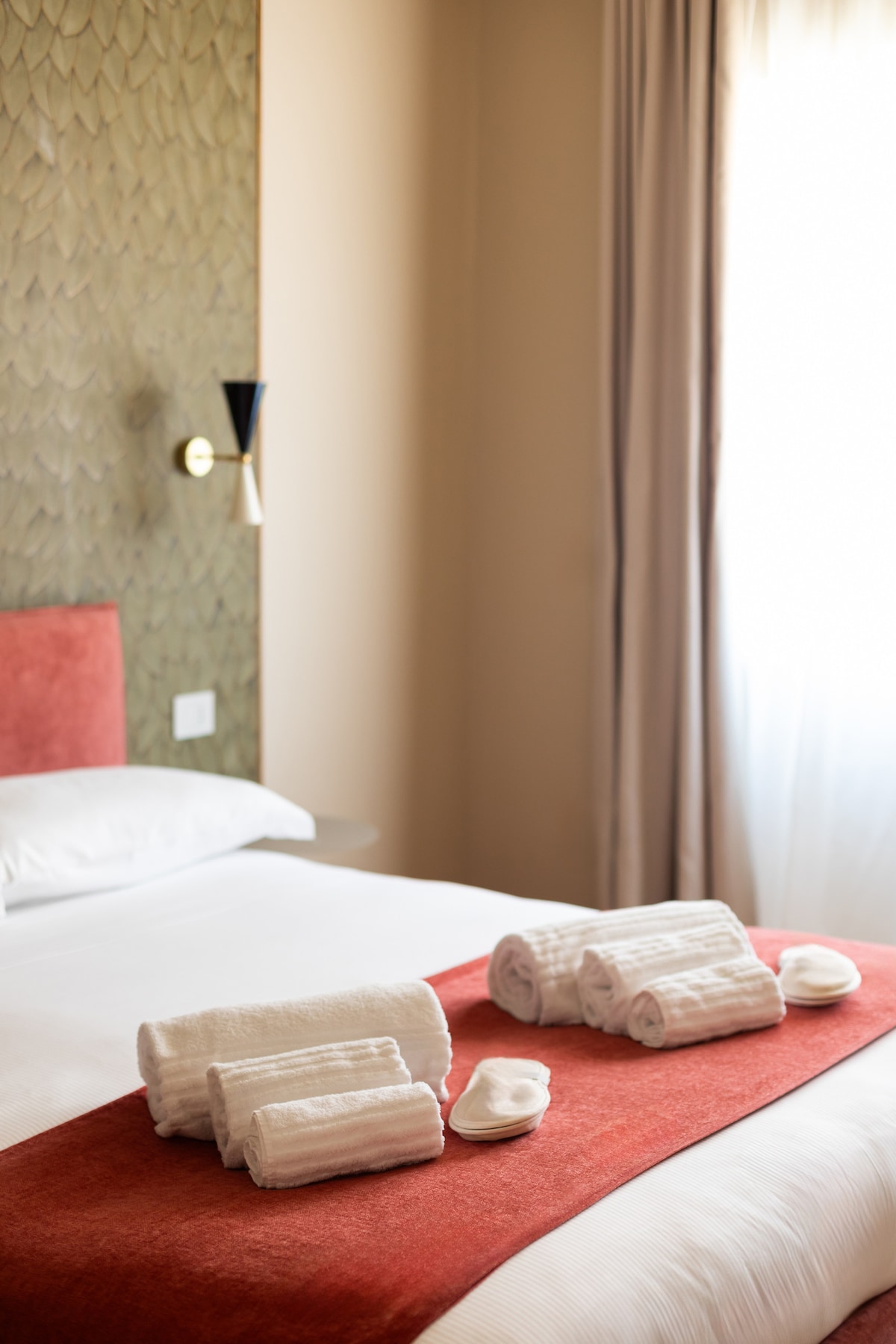 20 bedroom1 wardrobe area