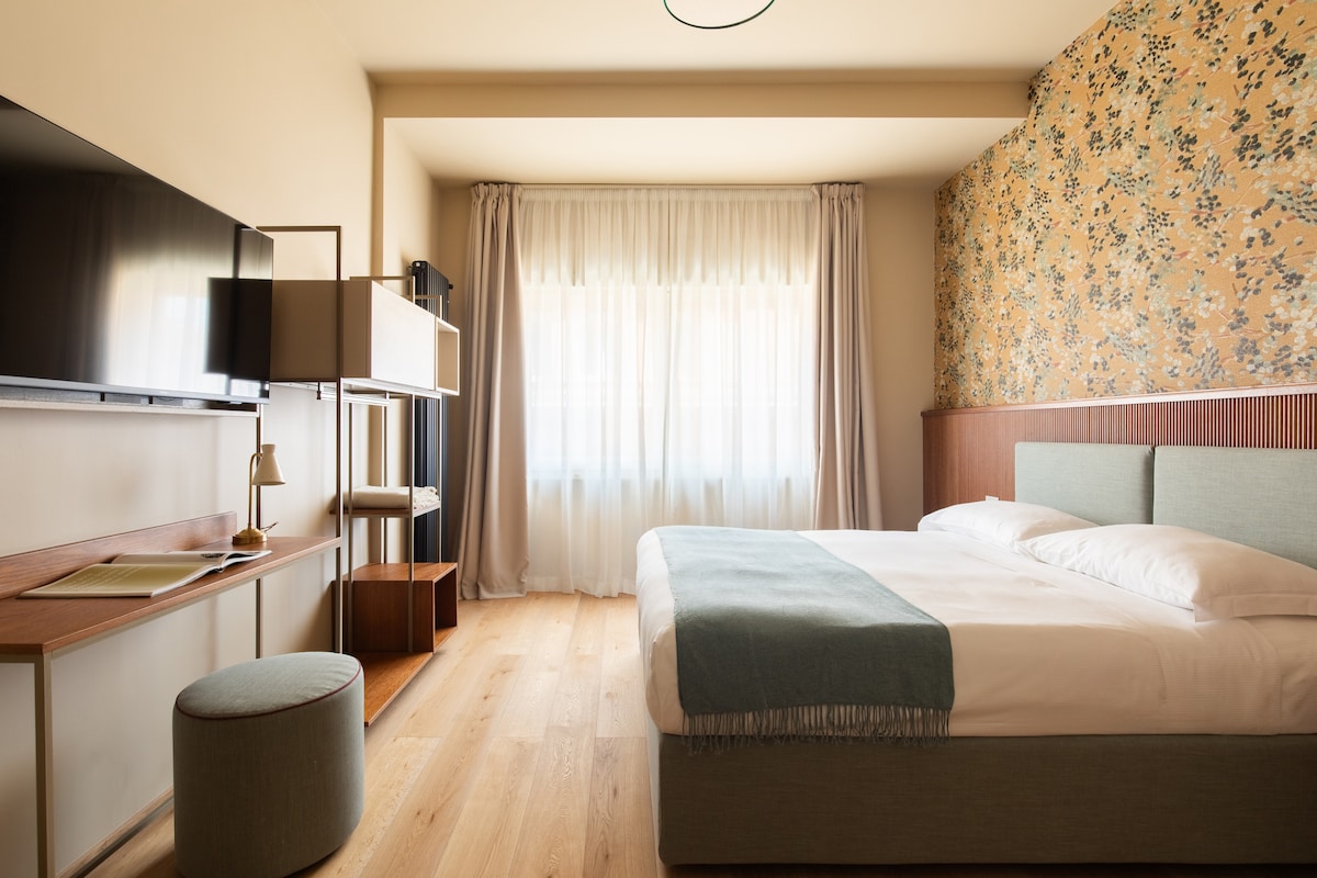 25 bedroom2 wall art and decor