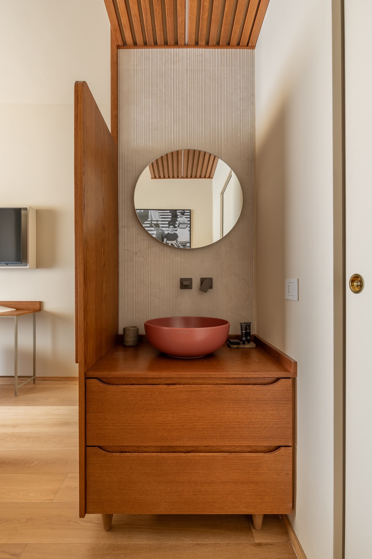 37 bathroom2 shower detail