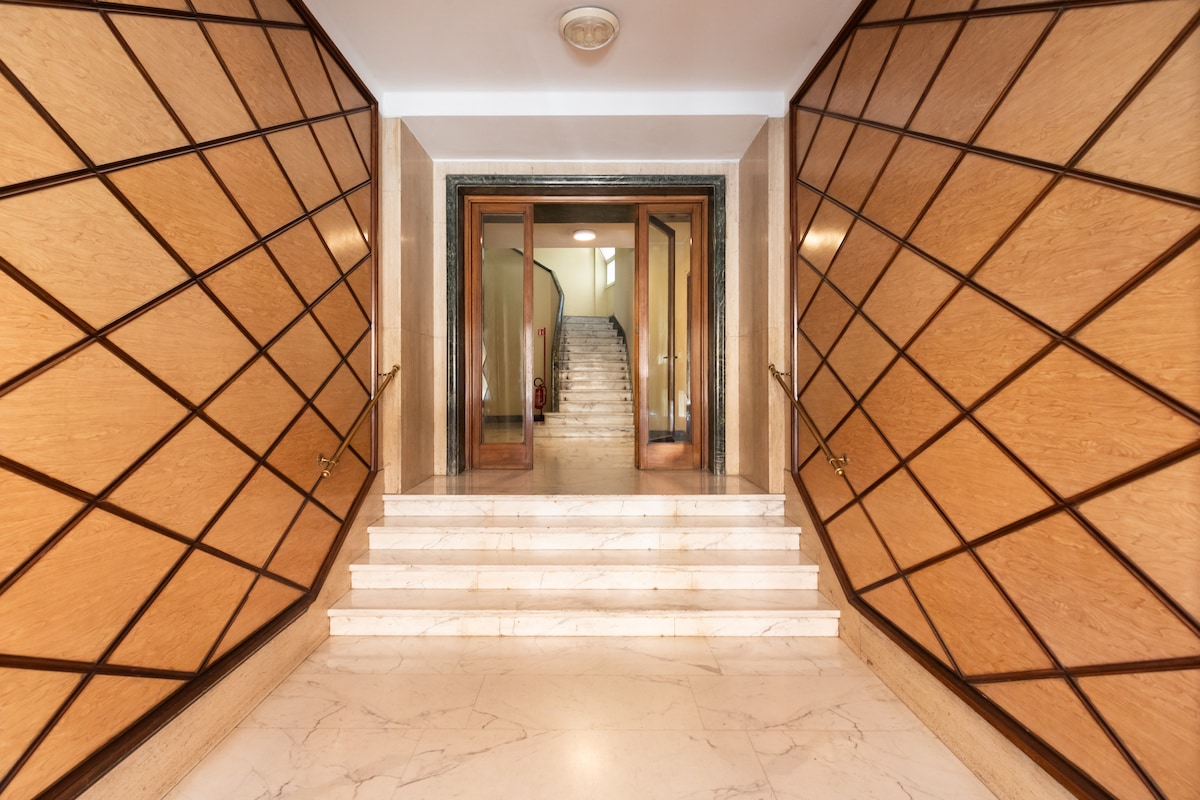 41 exterior marble staircase