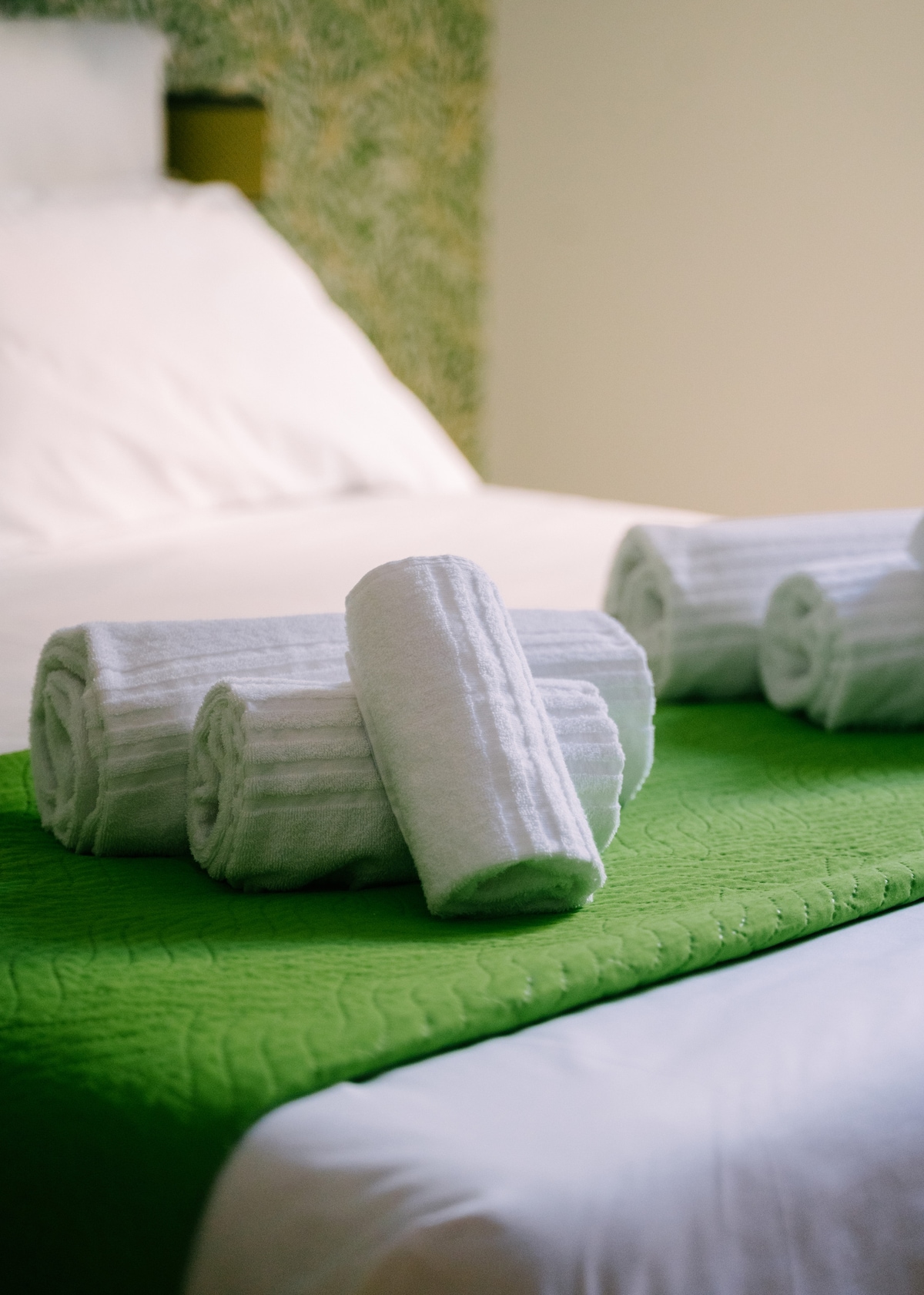 18 bedroom dresser and decor