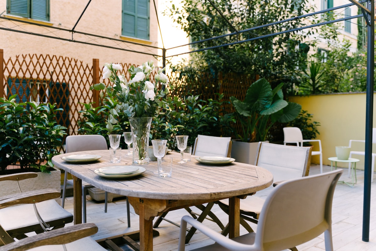 27 exterior terrace seating